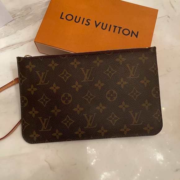 louis vuitton - Picture 2 of 10